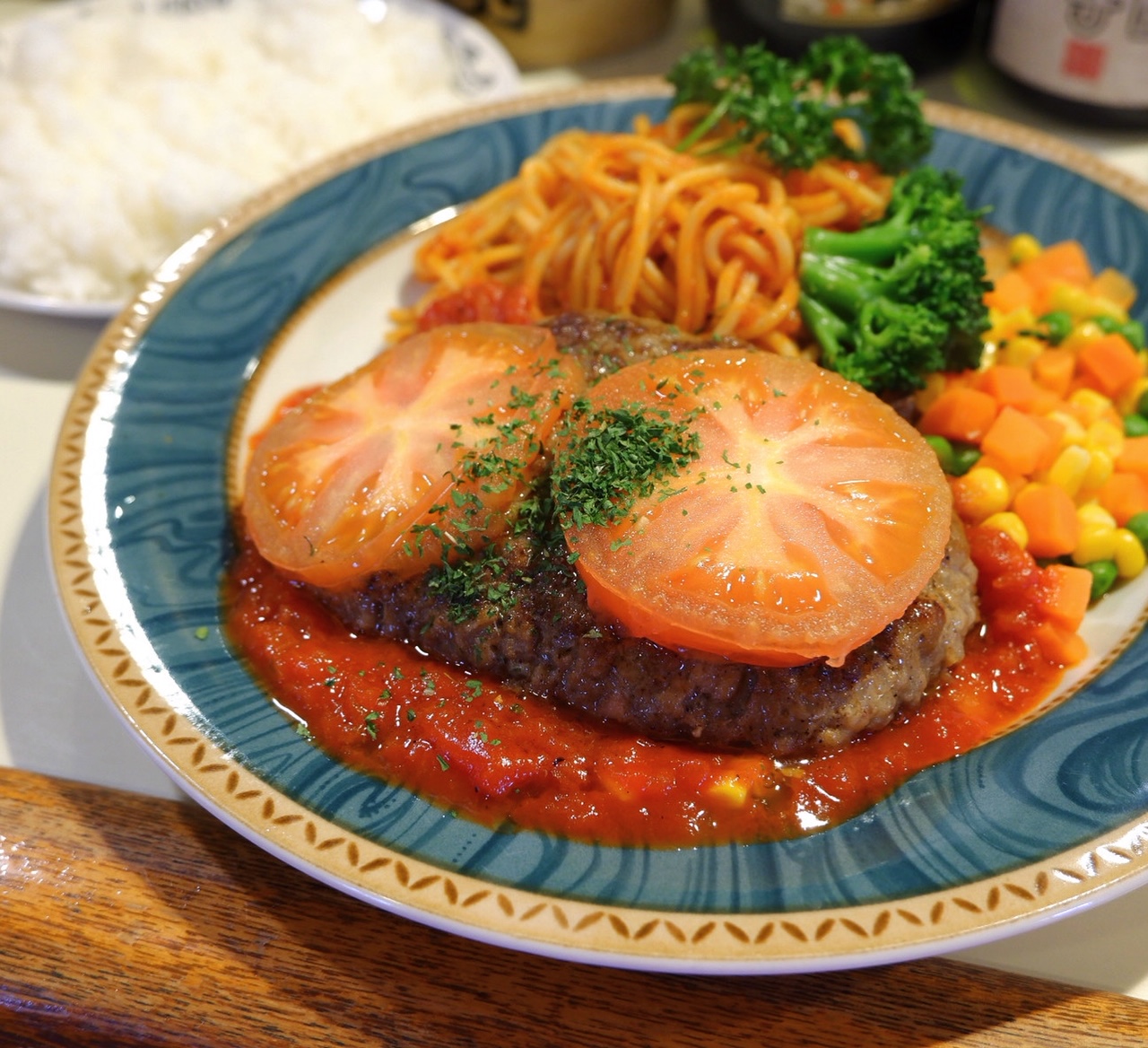 地元民で大混雑の超人気レストラン『チロル』で170gのハンバーグ＆スパゲティを実食！ | 日刊せんだいタウン情報S-style Web